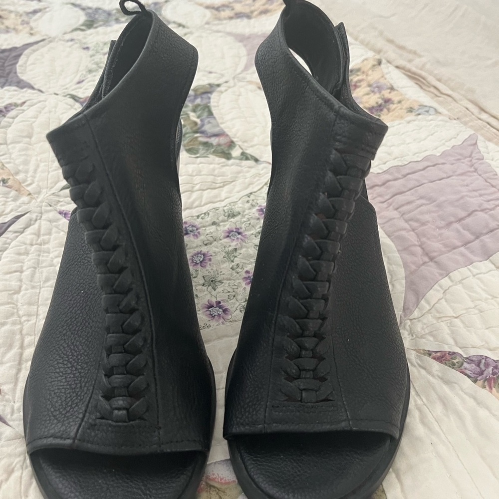 GAP Black Open-Toe Heels